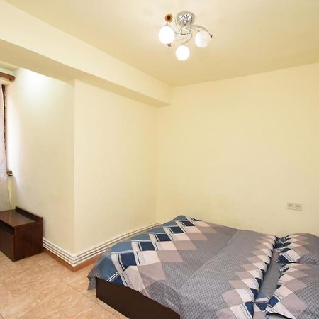 A&X Hostel And Tours Yerevan Bagian luar foto