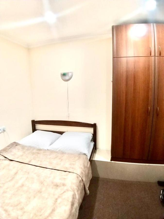 A&X Hostel And Tours Yerevan Bagian luar foto