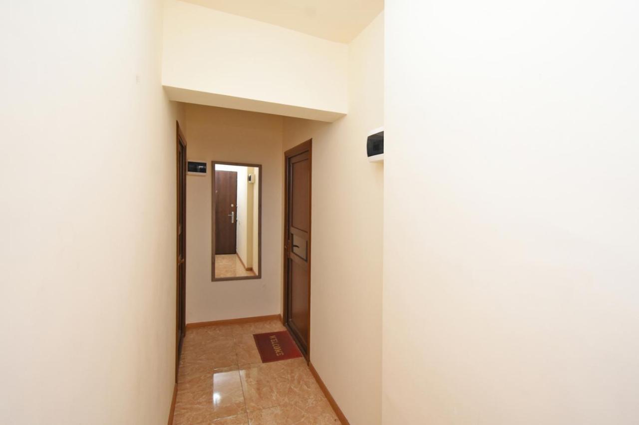A&X Hostel And Tours Yerevan Bagian luar foto