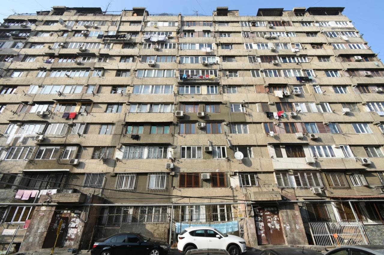 A&X Hostel And Tours Yerevan Bagian luar foto