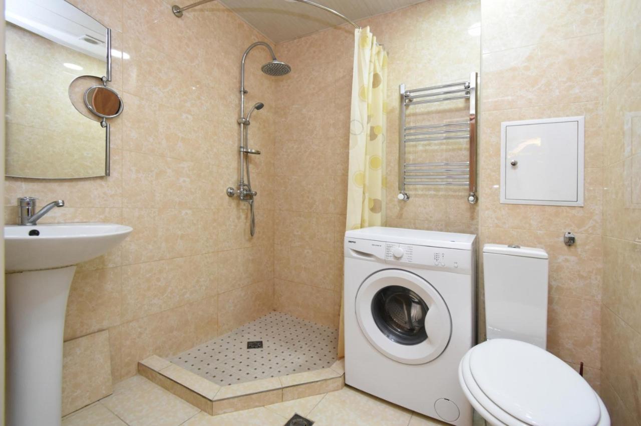 A&X Hostel And Tours Yerevan Bagian luar foto