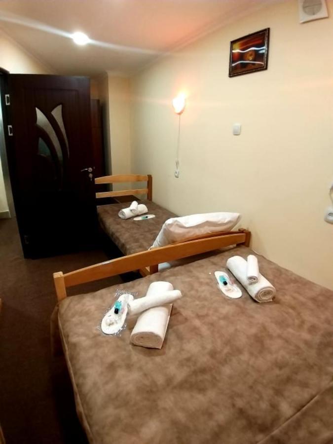 A&X Hostel And Tours Yerevan Bagian luar foto
